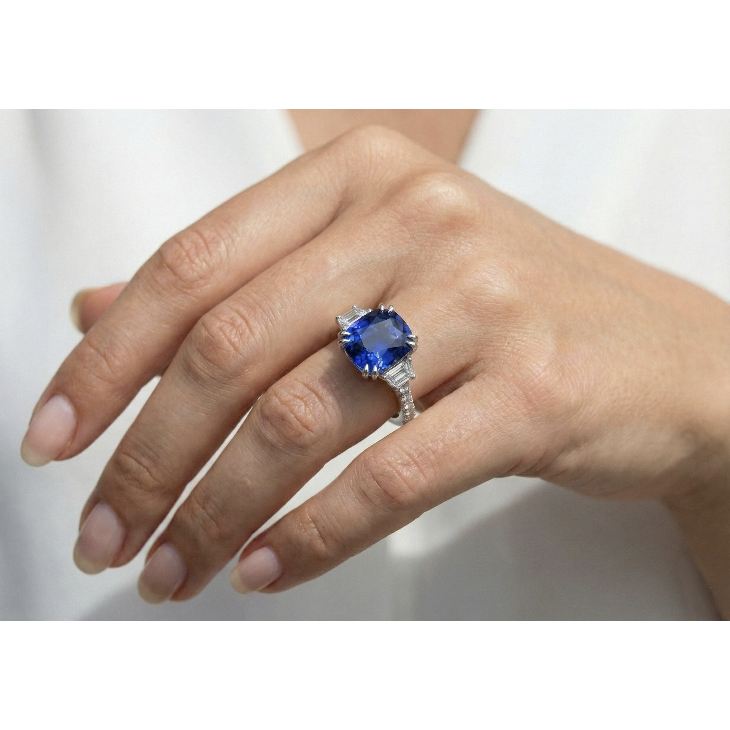 Gemstone Ring Oval Sapphire Trapezoid & Pave Set Natural Earth Mined Diamonds 5.50 Carats