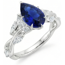 natural pear sapphire 7.25ct ring top view