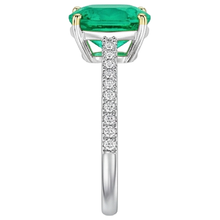Luxury Colombian Emerald Gemstone Ring 2.50 ct – top view