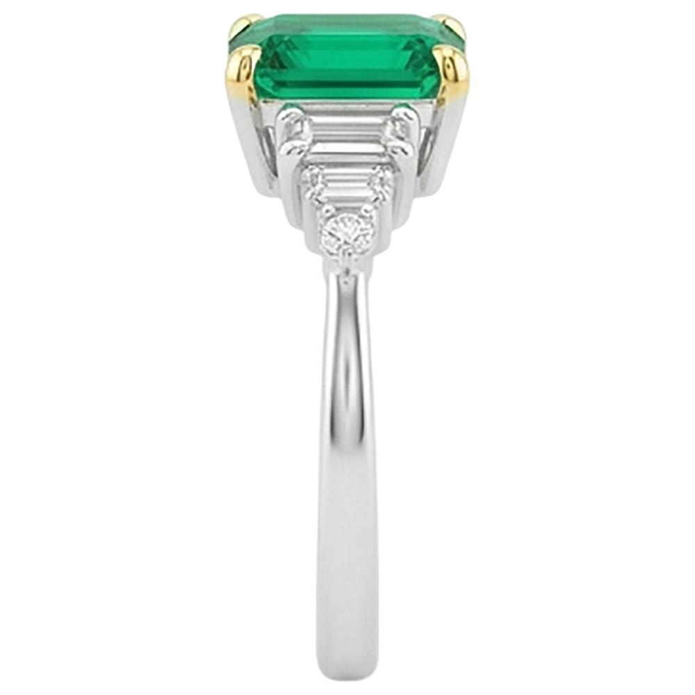 Handmade Emerald Colored Stone Ring 2 ct – top view