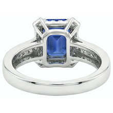 natural emerald sapphire 3.50ct ring close up detail