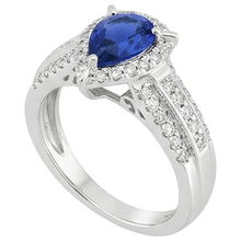 natural round sapphire 5ct ring close up detail