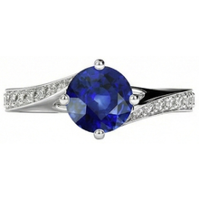 natural round sapphire 3ct ring top view