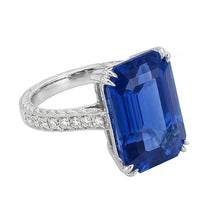 natural emerald sapphire 5ct ring close up detail
