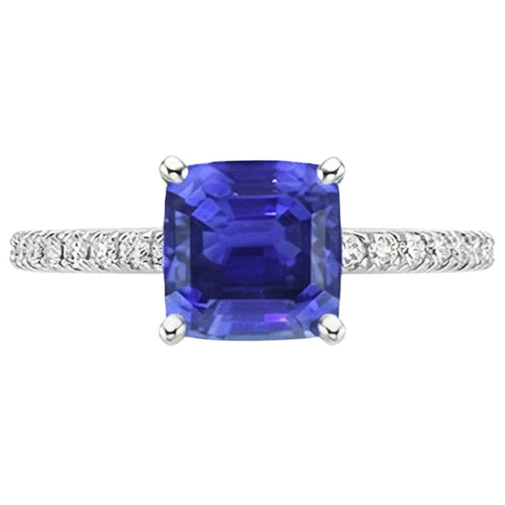 natural round sapphire 3ct ring close up detail