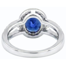 natural round sapphire 4ct ring close up detail