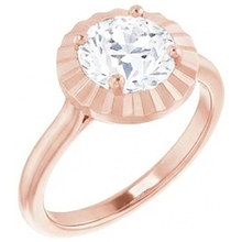 natural round diamond 3ct ring close up detail