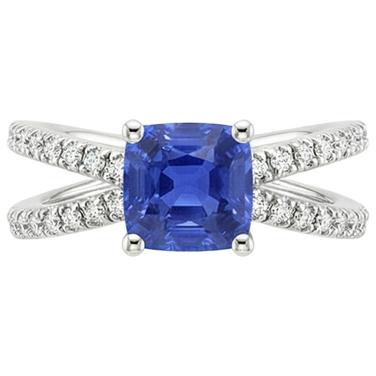 natural round sapphire 2.75ct ring close up detail