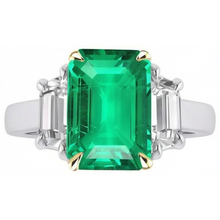 Handcrafted Colombian Emerald Colored Stone Ring 4 ct – angle view