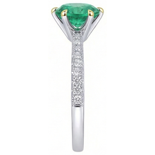 Sophisticated Emerald Colored Stone Ring 3 ct – profile view