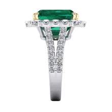 Green Emerald Diamond Ring