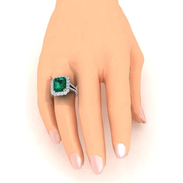 Green Emerald Diamond Ring