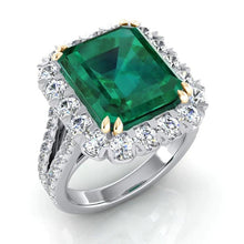 Green Emerald Diamond Ring