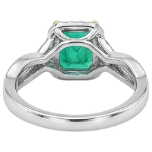 Gemstone Ring 14 Karat Two Tone Gold with Fine Emerald – detail view