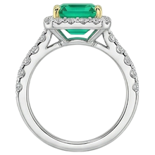 Asscher Cut Emerald ring in 14 Karat Two Tone Gold – detail view