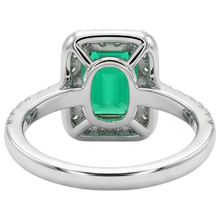 Artisan Colombian Emerald Colored Stone Ring 2 ct – detail view