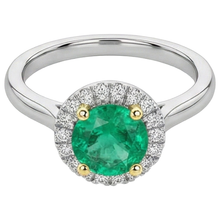 Natural Fine Emerald Precious Stone Ring – front view
