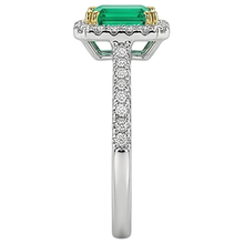 Authentic Fine Emerald Precious Stone Ring 1.50 ct 14K Two Tone Gold – detail view