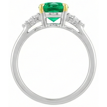Natural Emerald Precious Stone Ring – top view