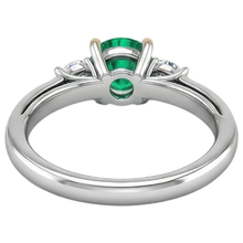 Sparkling Precious Stone Ring 2 ct – detail view