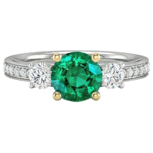 Genuine Emerald Precious Stone Ring – front view