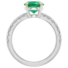 Luxurious Colombian Emerald Precious Stone Ring 2.50 ct – top view
