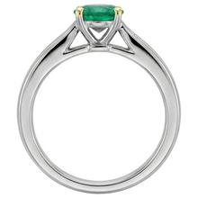 Round Brilliant Colombian Emerald ring in 14K Two Tone Gold – angle view