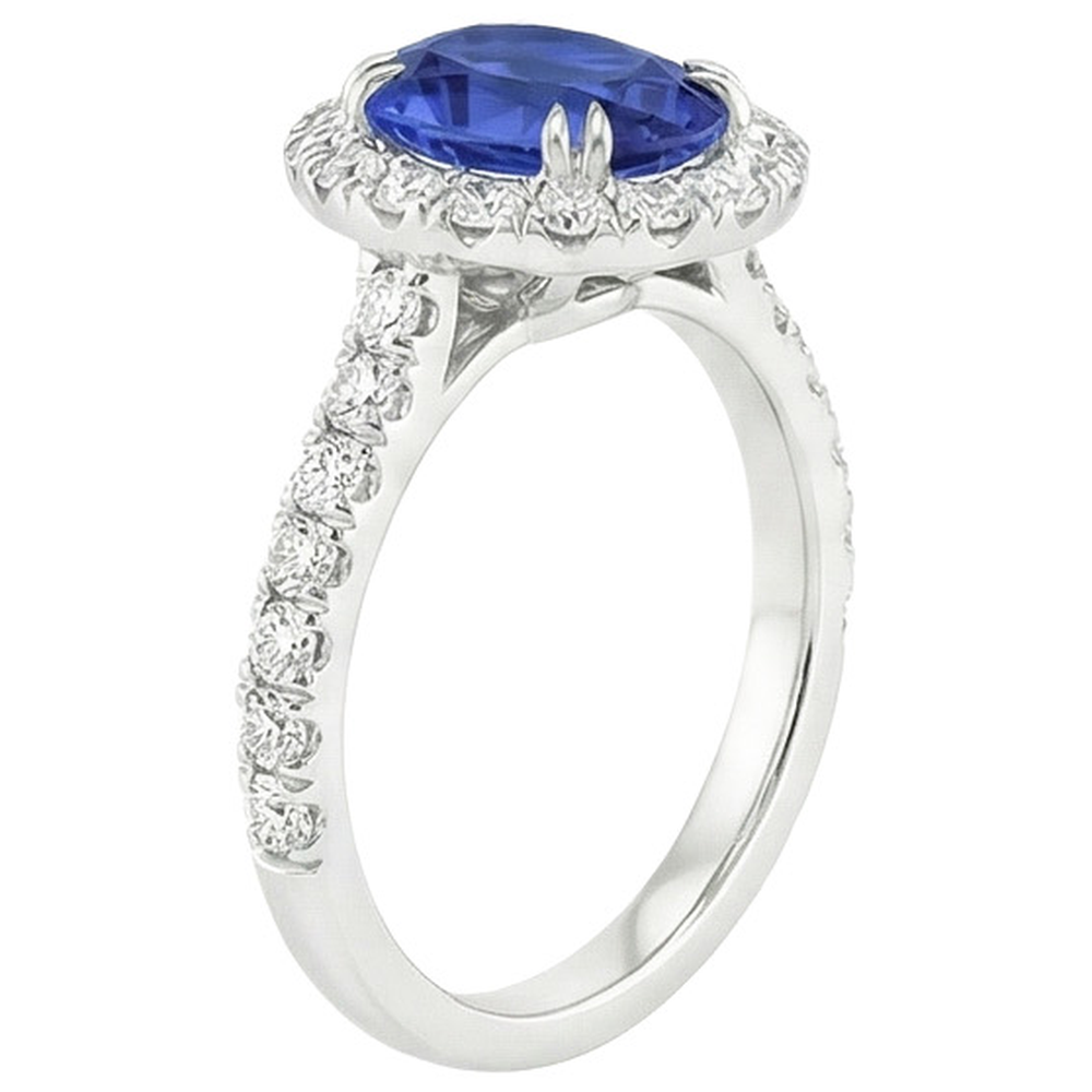 natural round sapphire 5.50ct ring on white background