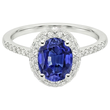 natural round sapphire 3.75ct ring close up detail