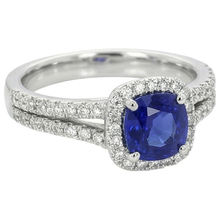 natural round sapphire 3.20ct ring close up detail