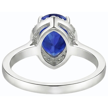 natural round sapphire 3.50ct ring on white background