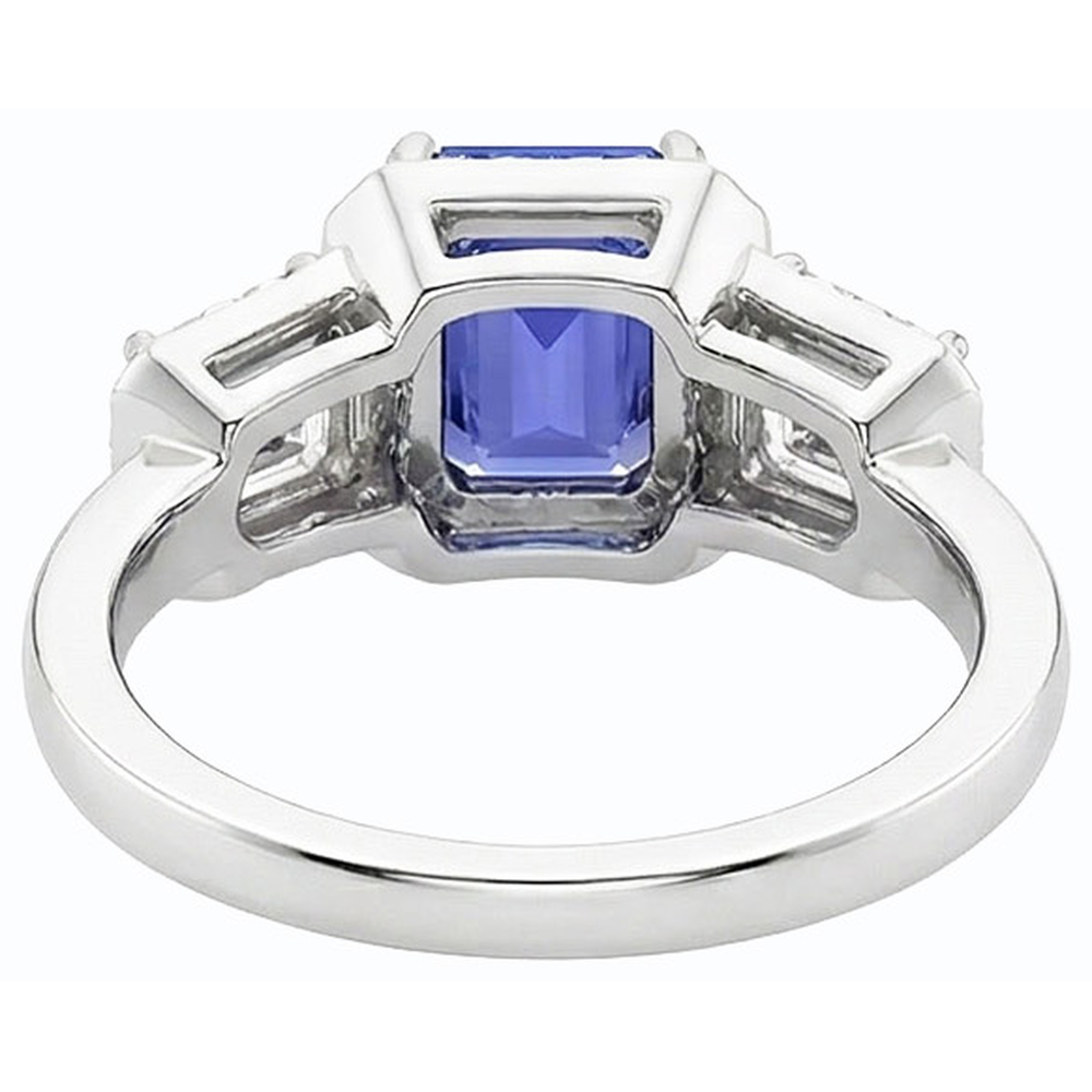 natural emerald sapphire 3ct ring on white background
