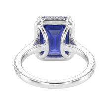 natural emerald sapphire 4.50ct ring on white background