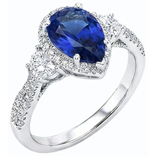 natural round sapphire 4.50ct ring close up detail