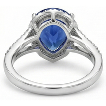 natural round sapphire 3.50ct ring on white background