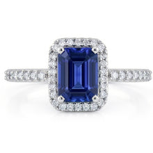 natural emerald sapphire 3ct ring close up detail