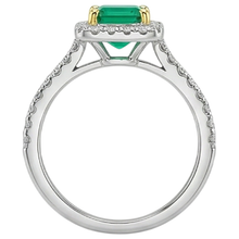 Fine Fine Emerald Gemstone Ring 2 ct – detail view