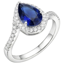 natural round sapphire 4ct ring close up detail