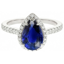 natural round sapphire 3.25ct ring close up detail