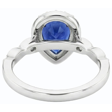 natural round sapphire 5ct ring close up detail