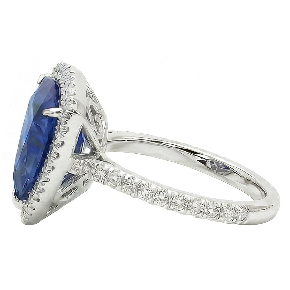 natural round sapphire 5ct ring close up detail
