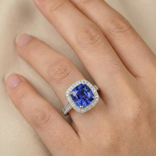 natural round sapphire 3.00ct ring with diamond accents