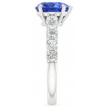 natural round sapphire 2.50ct ring top view
