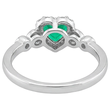 Genuine Colombian Emerald Gemstone Ring – detail view