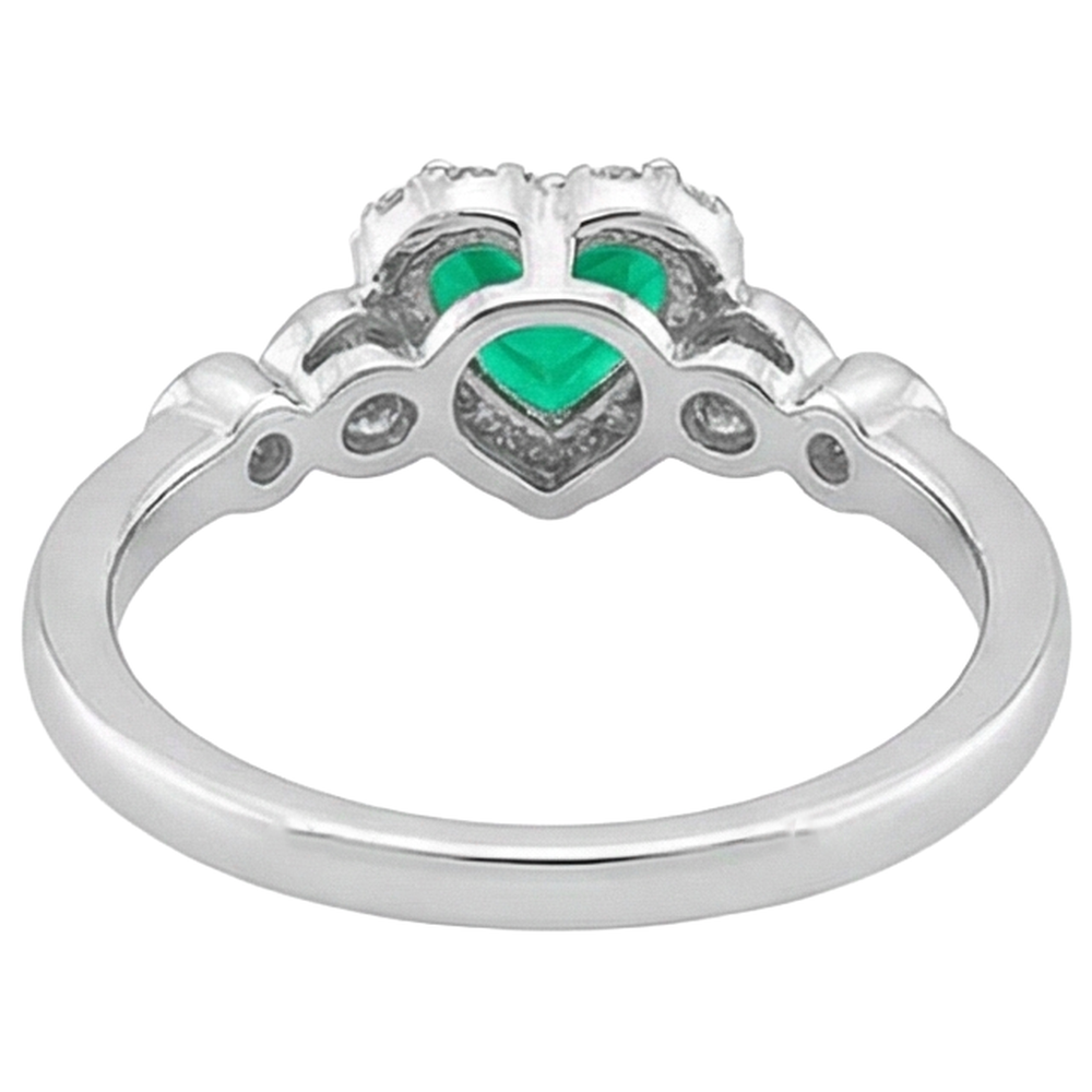 Genuine Colombian Emerald Gemstone Ring – detail view