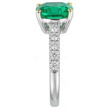 Brilliant Colombian Emerald Gemstone Ring 5 ct – profile view