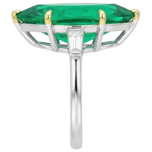 Real Colombian Emerald Precious Stone Ring – profile view