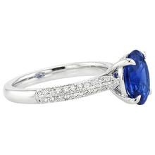 Ladies Antique Style Blue Sapphire Ring With Accents 5.50 Carats
