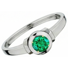 Colombian Emerald Round Brilliant Precious Stone Ring in 14K Two Tone Gold – side view