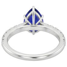 natural round sapphire 5.50ct ring on white background